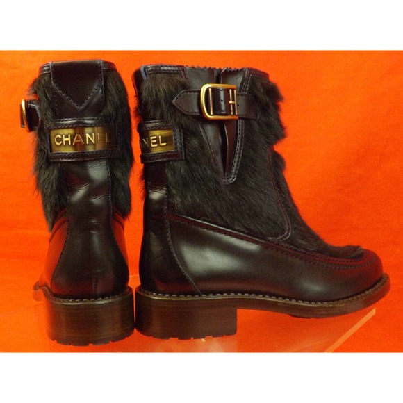 NIB CHANEL NAVY BLUE LEATHER REAL FUR PLATED BELTED BUCKLE BOOTS 37.5 7 $2K - Picture 7 of 12